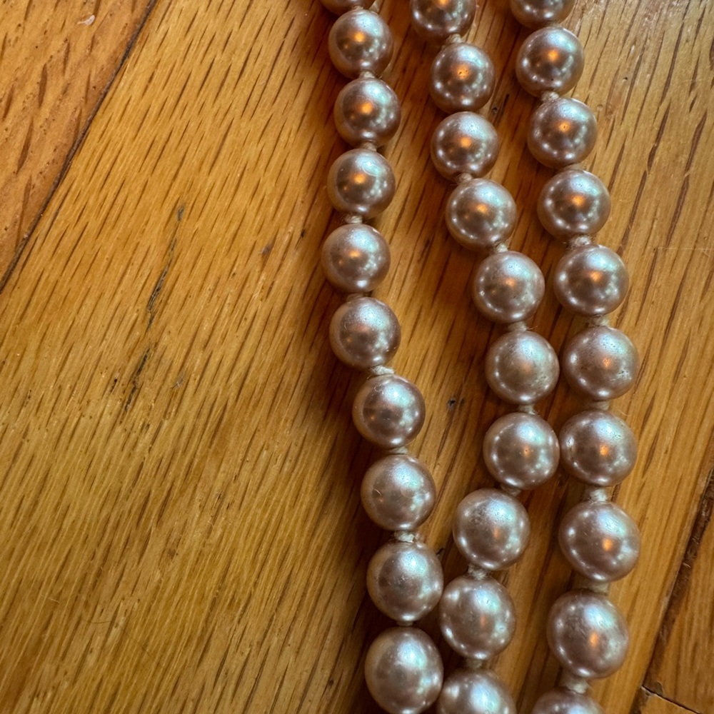 Elegant Nolan Miller Pearl Necklace - Picture 5 of 7